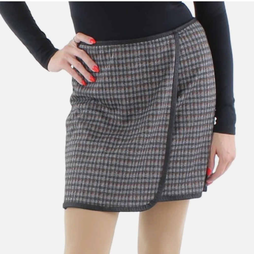 Max Studio Ladies Size XLarge NWT Faux Wrap Mini Skirt